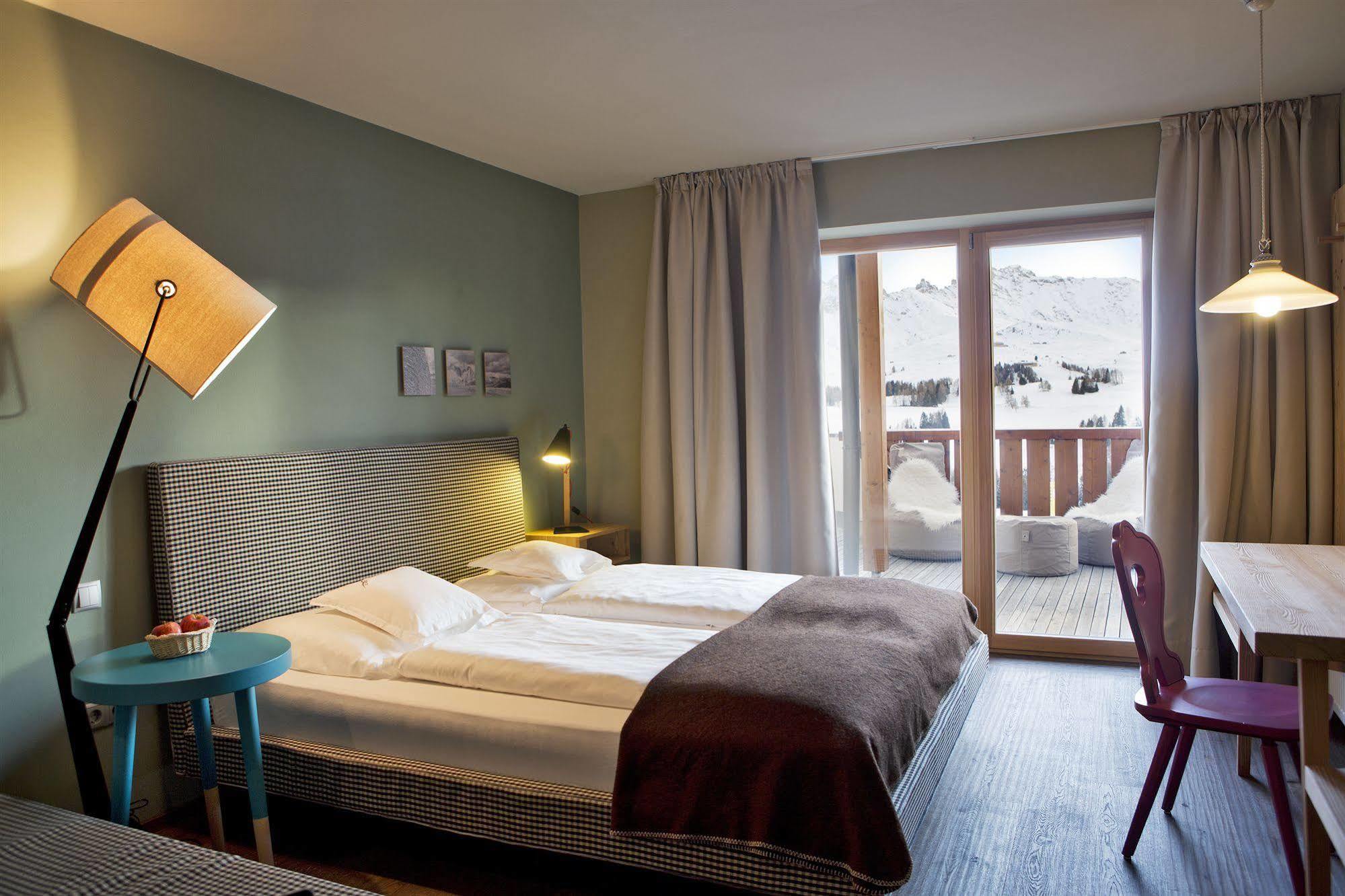 伊卡罗三星级酒店 阿尔卑斯休斯山 外观 照片